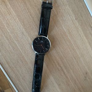 Daniel Wellington wristwatch